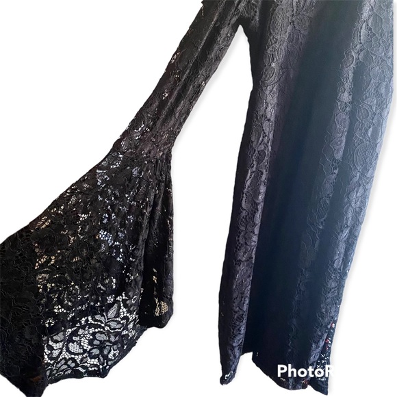 NWT Fashion Nova All You Need Is Me Dramatic Bell Sleeve Dress Size 3X - Picture 5 of 9